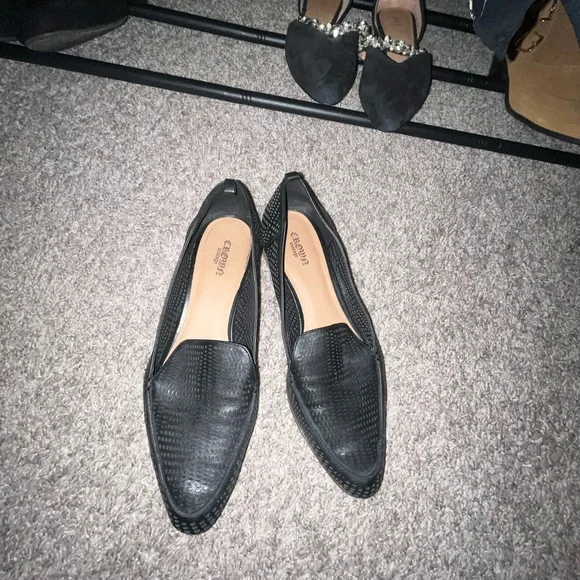 Crown Vintage Textured Black Flats - Picture 6 of 7